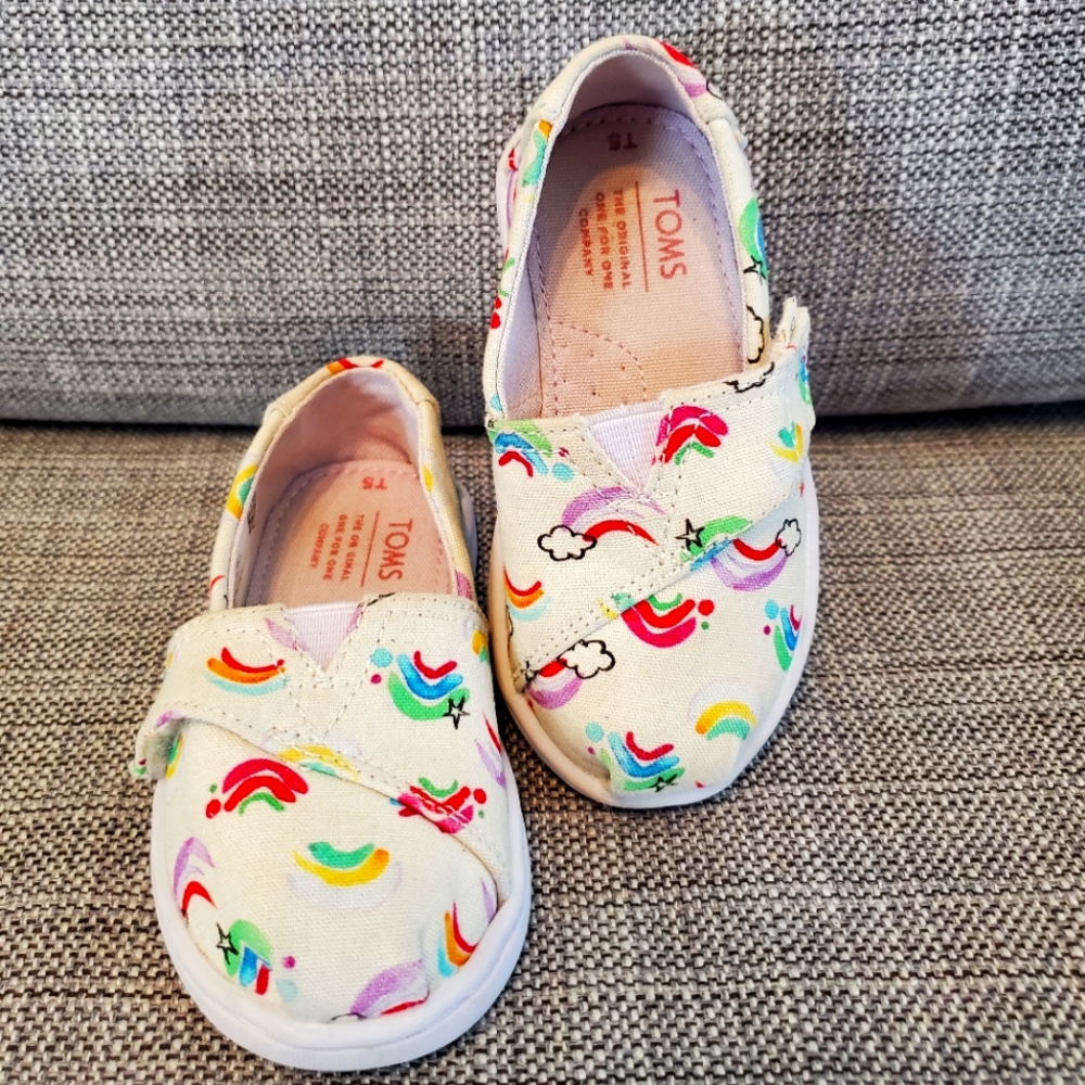 Toms. Tiny Alpargata. 5T. Rainbow shoes.